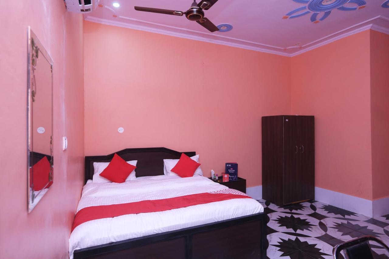 Oyo 22221 Yadav Hotel Bhiwadi Exterior foto