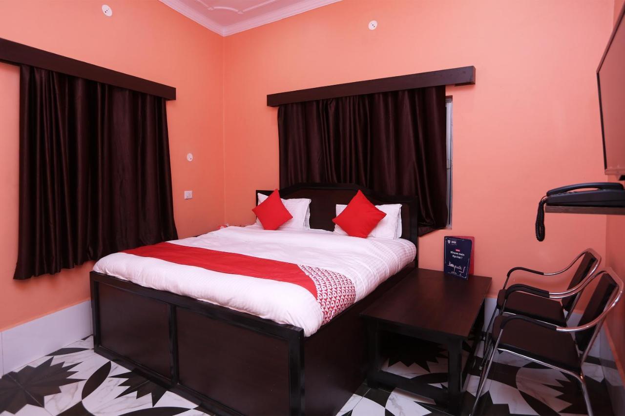 Oyo 22221 Yadav Hotel Bhiwadi Exterior foto